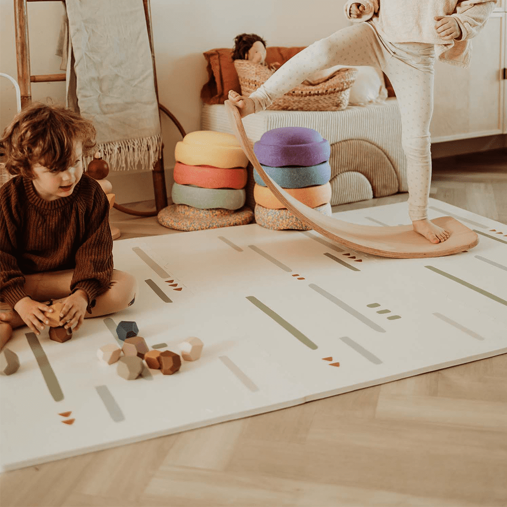 Play & Go Tiloo farm puzzlemat, storage box, and mini house