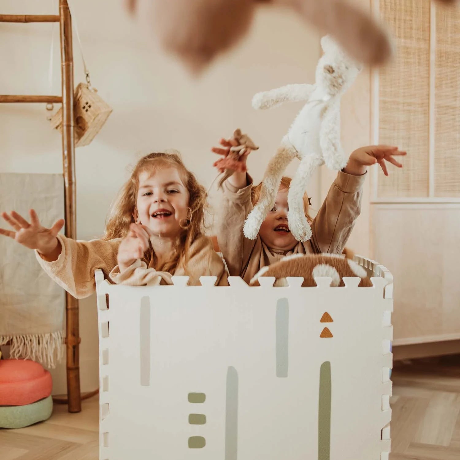 Play & Go Tiloo farm puzzlemat, storage box, and mini house