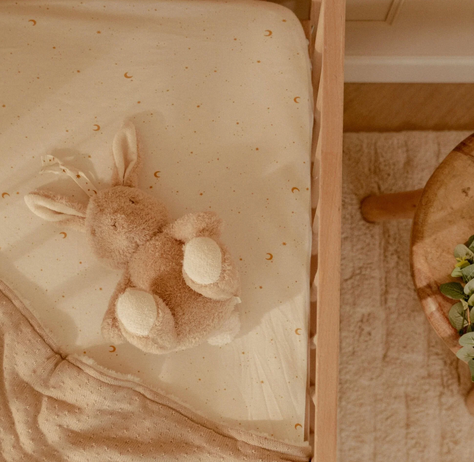 Knuffelkonijn Licht & Geluid - Beige - Baby Bunny - Little Dutch