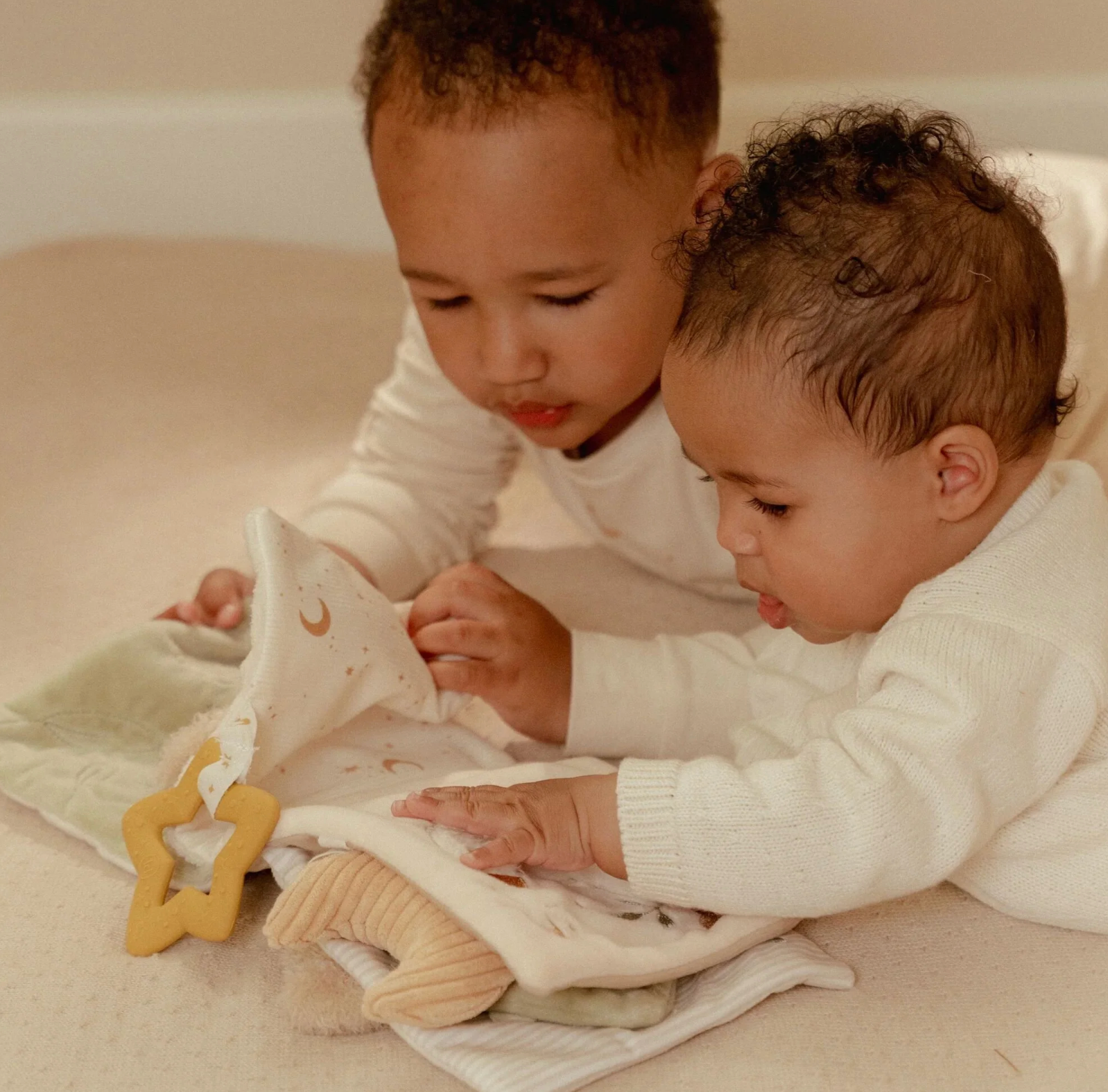 Activiteitenboekje - Beige - Newborn Naturals - Little Dutch