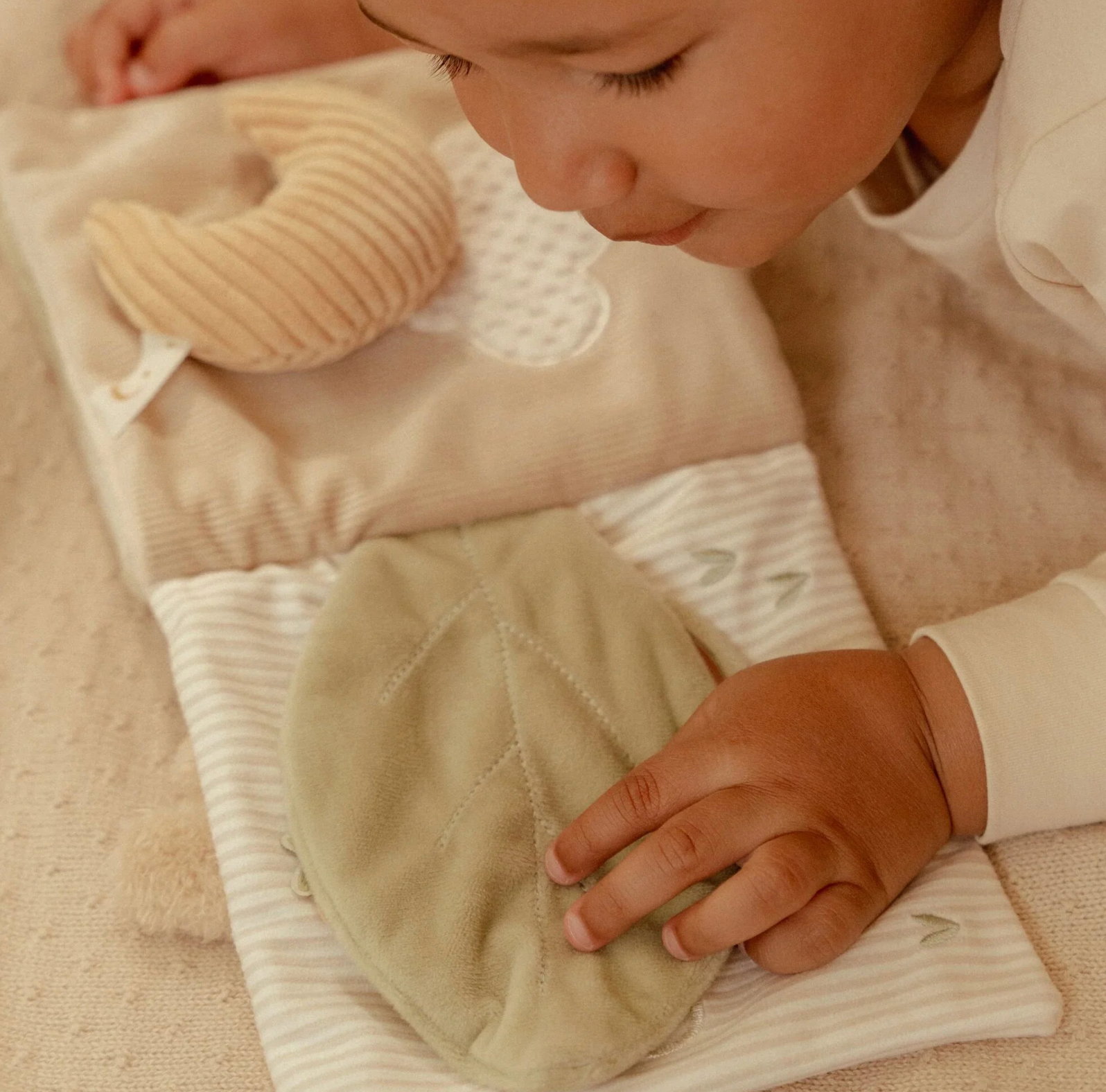 Activiteitenboekje - Beige - Newborn Naturals - Little Dutch