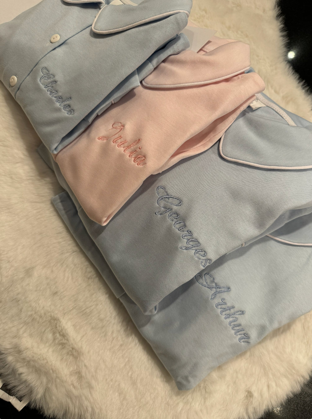 Tweedelige pyjama roze of blauw - 1-10 jaar