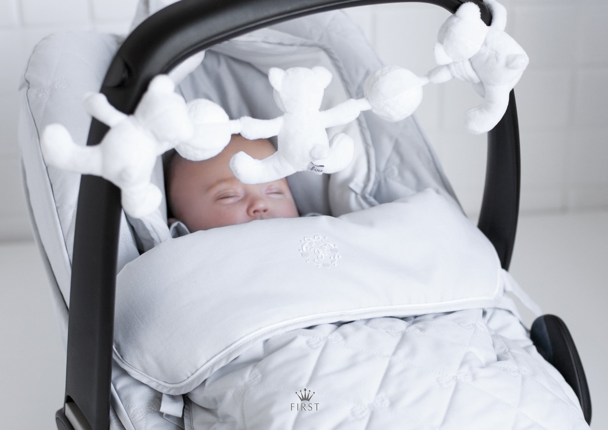 Hanger MaxiCosi Charly white - First